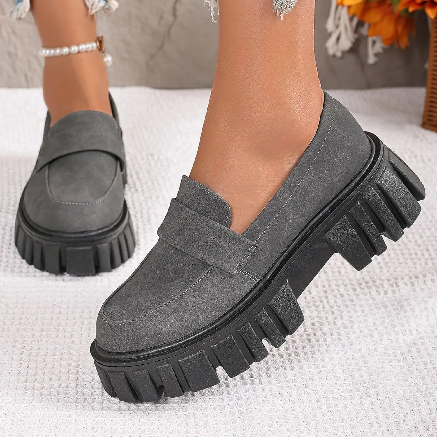 Loafers for Women Hands Free Low Top Lug Sole Chunky Heel Classic Casual Boat Shoes Ladies Cushioned Footbed Jogging Tennis Sneakers Breathable Comfy Lightweight Walking Shoe for Daily Wear