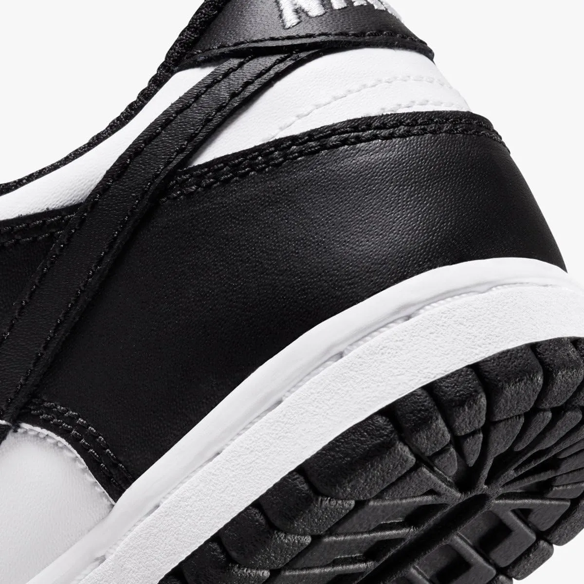 Nike Women's Basketball Shoe