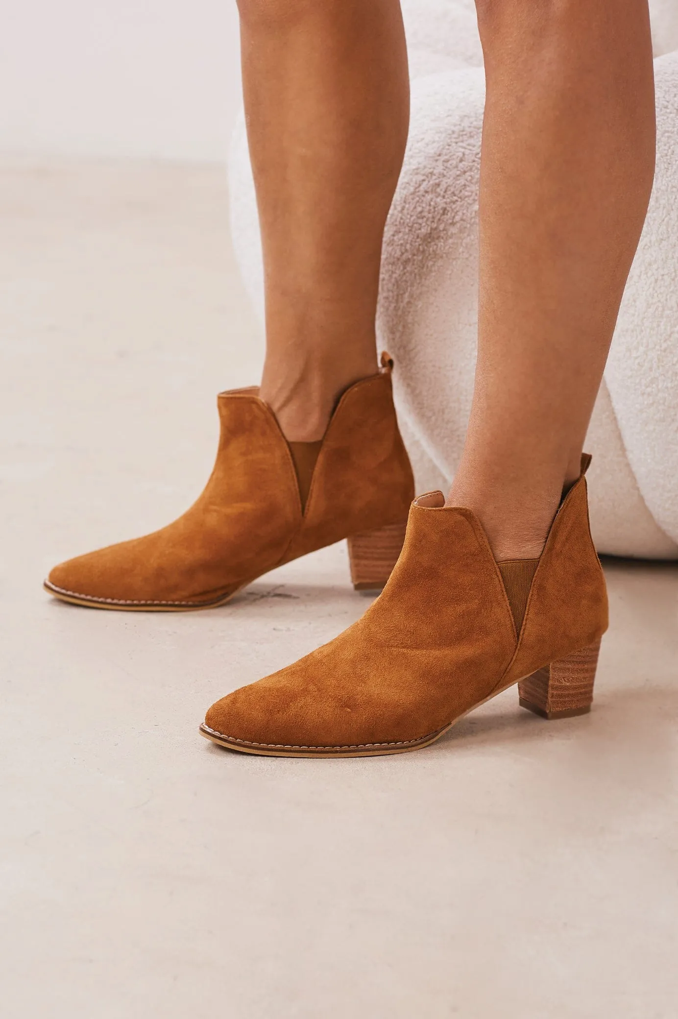 Raven Suede Boots in Tan